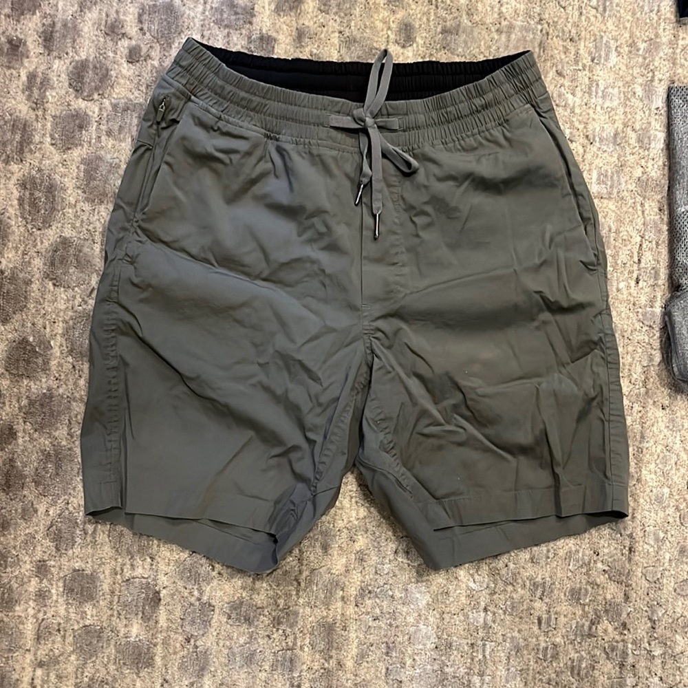 LULULEMON KHAKI SHORTS